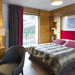 L'hermine Blanche Morzine