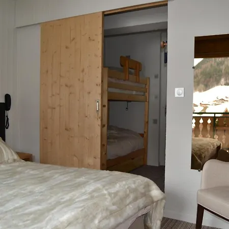 L'hermine Blanche Morzine