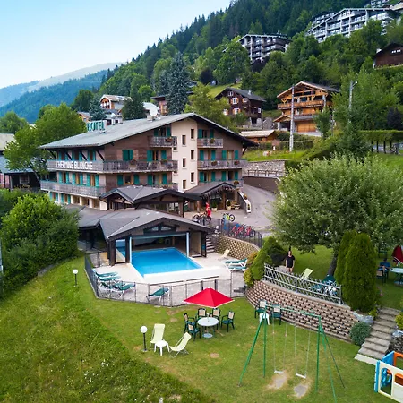 L'hermine Blanche Morzine