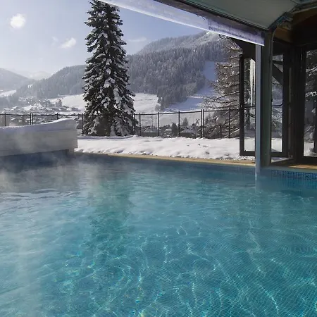 L'hermine Blanche Morzine